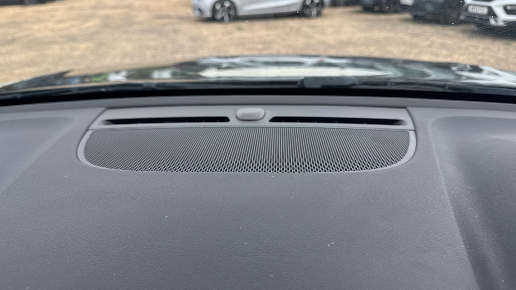 Volvo XC40 1.5 T4 Recharge Phev R Design Black #35