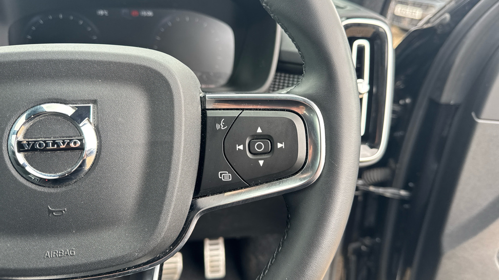 Volvo XC40 1.5 T4 Recharge Phev R Design Black #31