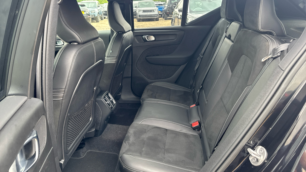 Volvo XC40 1.5 T4 Recharge Phev R Design Black #14