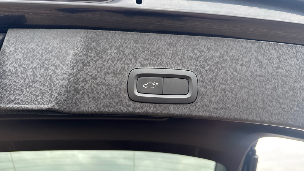 Volvo XC40 1.5 T4 Recharge Phev R Design Black #44