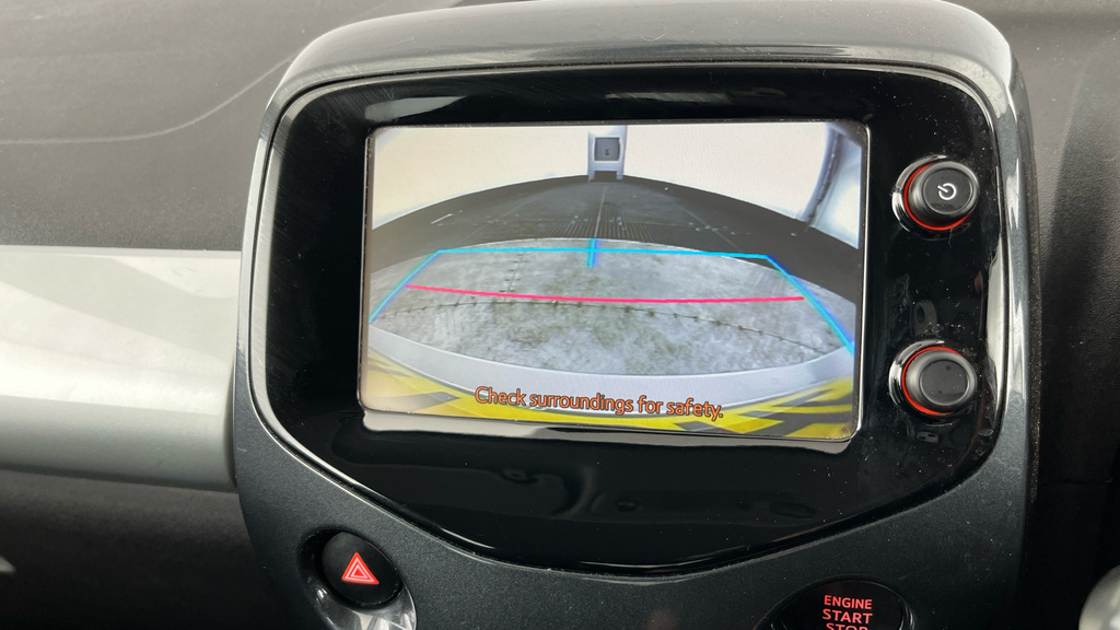 Toyota Aygo X X-play White #14