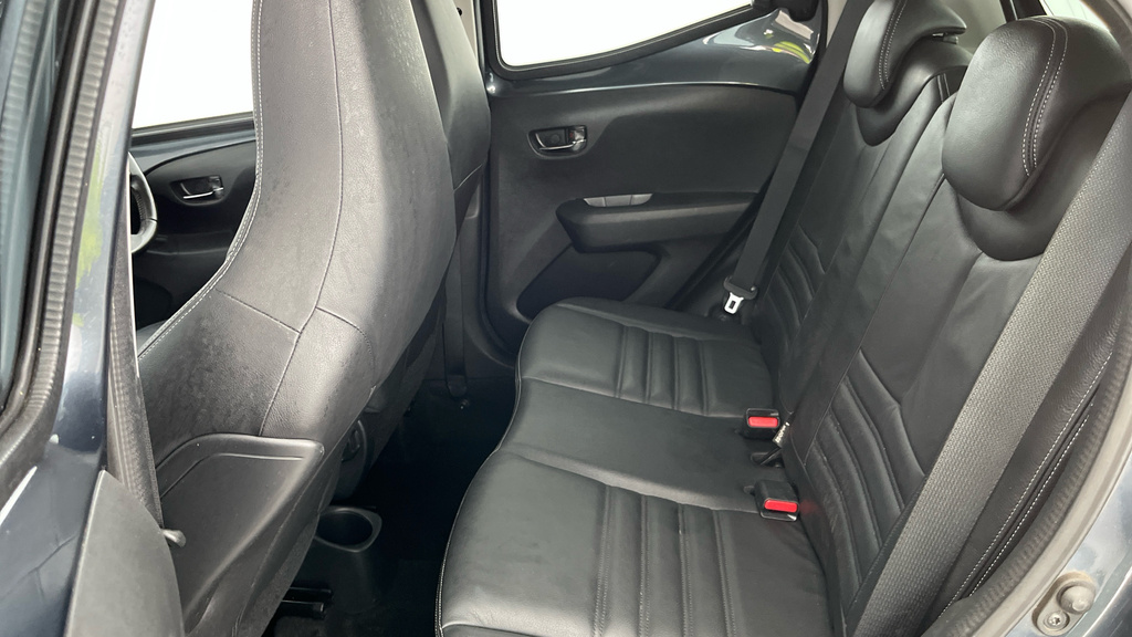 Toyota Aygo X X-play White #16