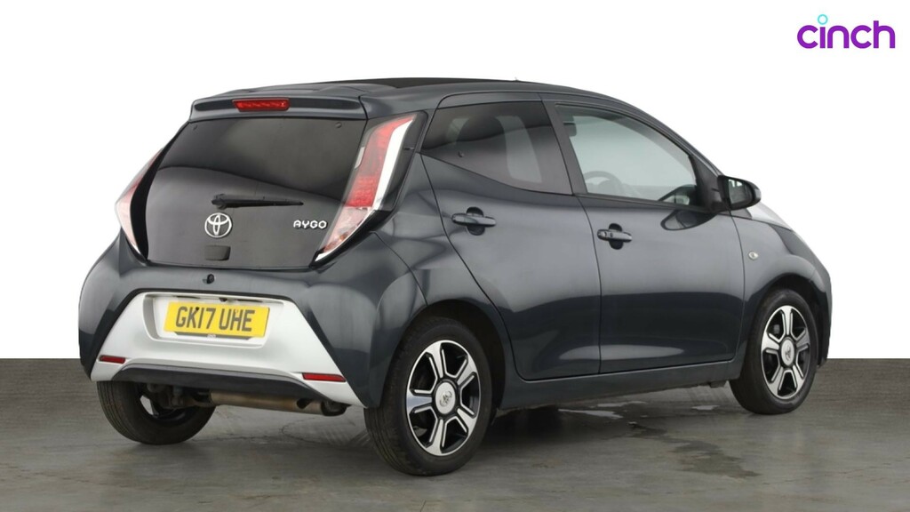 Toyota Aygo X X-play White #3