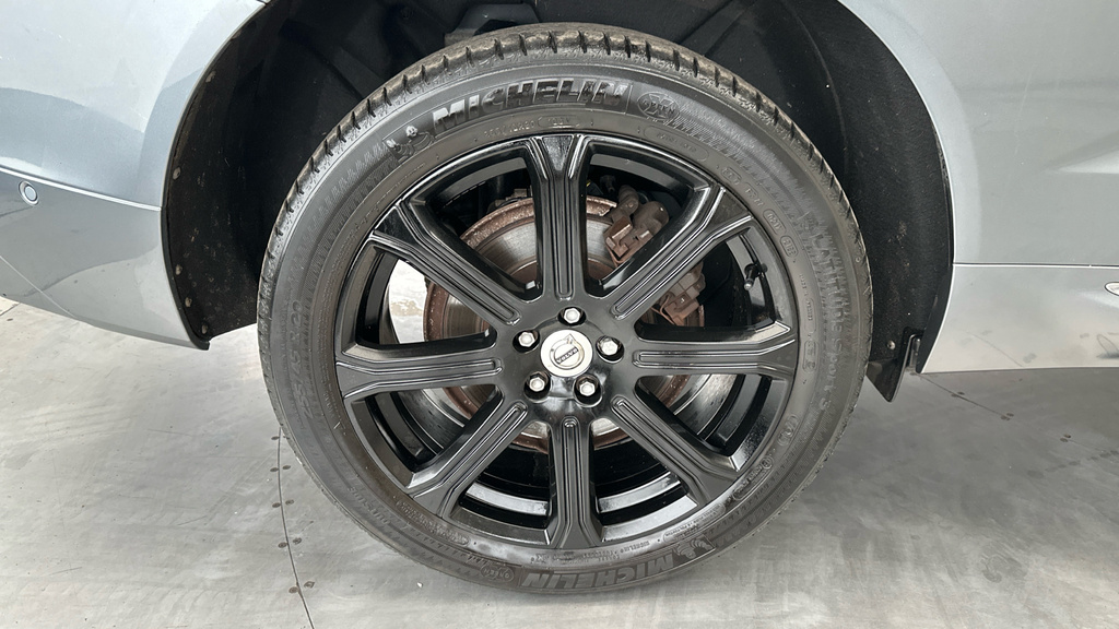 Volvo XC60 2.0 D5 Powerpulse R Design Awd Geartronic 2018 Red #30