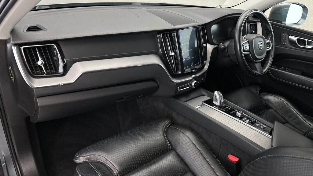 Volvo XC60 2.0 D5 Powerpulse R Design Awd Geartronic 2018 Red #15