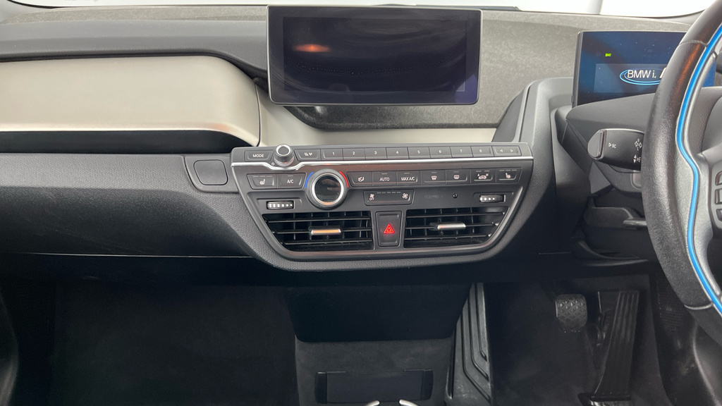 BMW i3 135Kw S 42Kwh Suite Interior World Blue #21