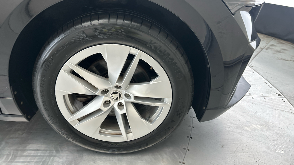 Skoda ENYAQ 60 Nav Ecosuite Silver #25
