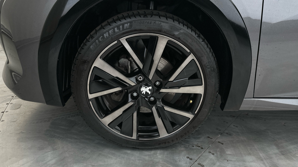 Peugeot 208 Allure Premium Grey #25