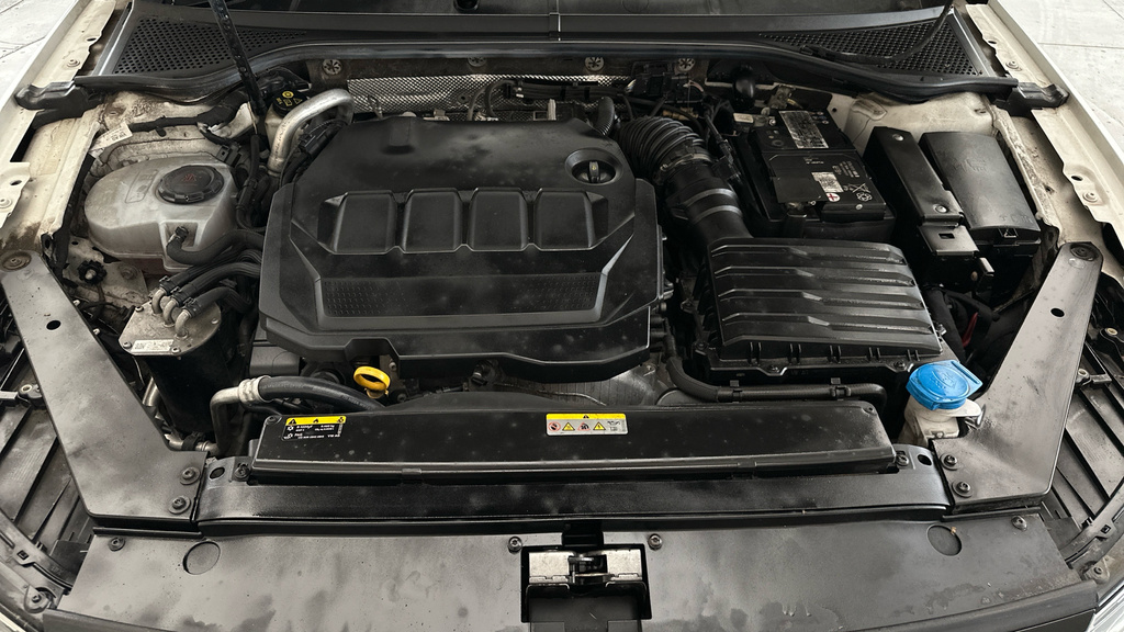 Volkswagen Passat 2.0 R-line Tdi Dsg 198 Bhp Black #23