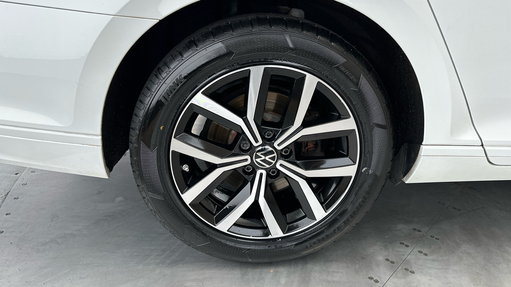 Volkswagen Passat 2.0 R-line Tdi Dsg 198 Bhp Black #26