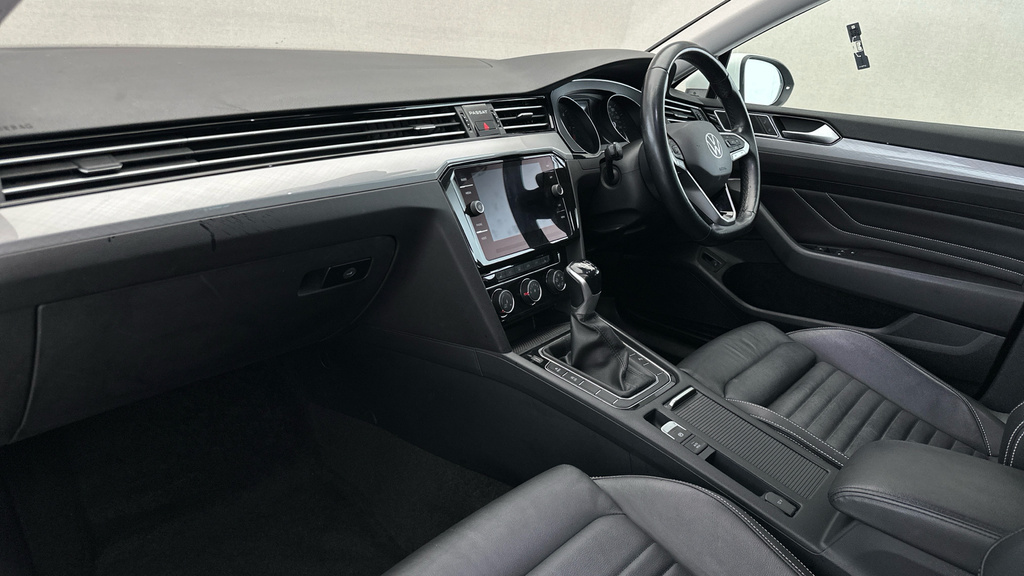 Volkswagen Passat 2.0 R-line Tdi Dsg 198 Bhp Black #12