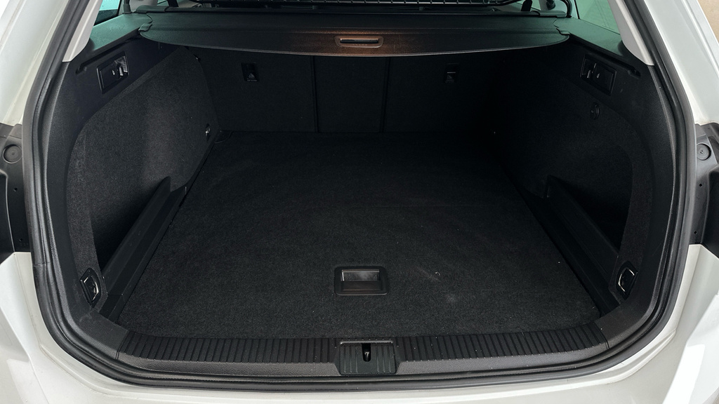 Volkswagen Passat 2.0 R-line Tdi Dsg 198 Bhp Black #22