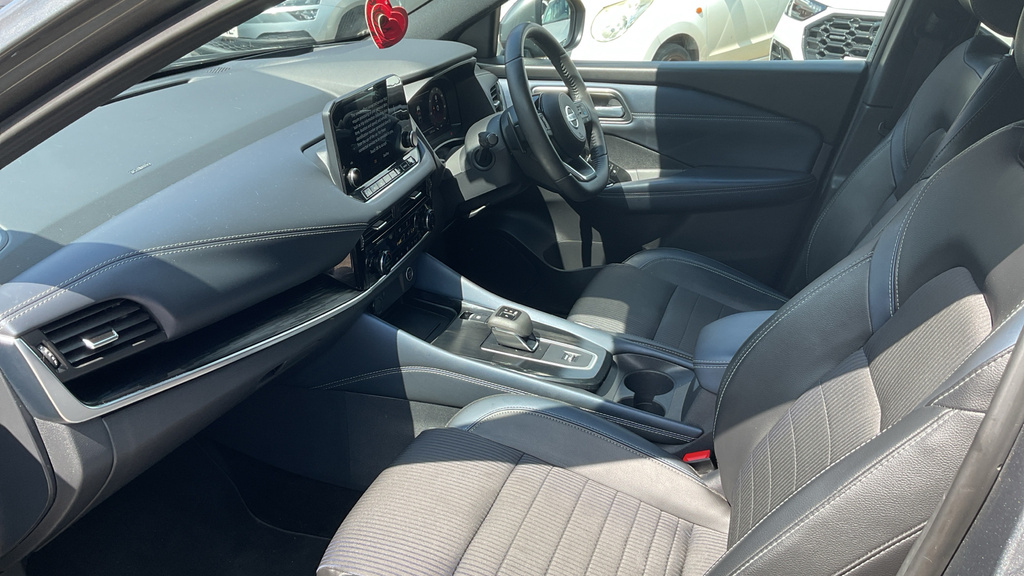 Nissan Qashqai Acenta Premium Black #10