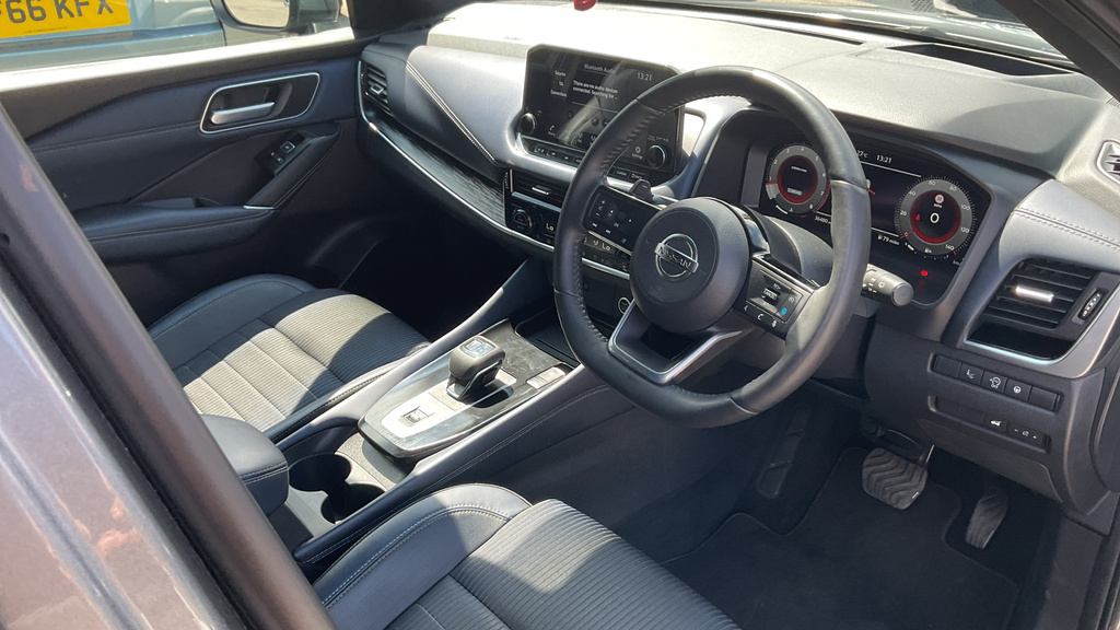 Nissan Qashqai Acenta Premium Black #9