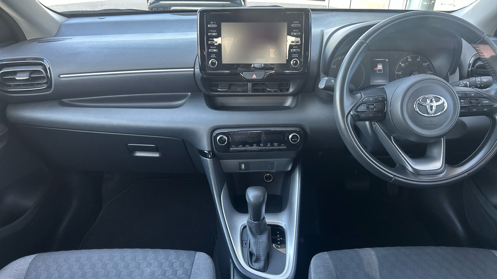 Toyota Yaris Estate Dynamic #11
