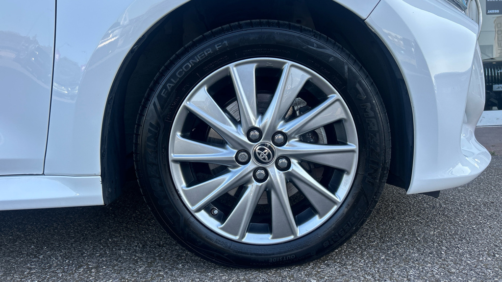 Toyota Yaris Estate Dynamic #20