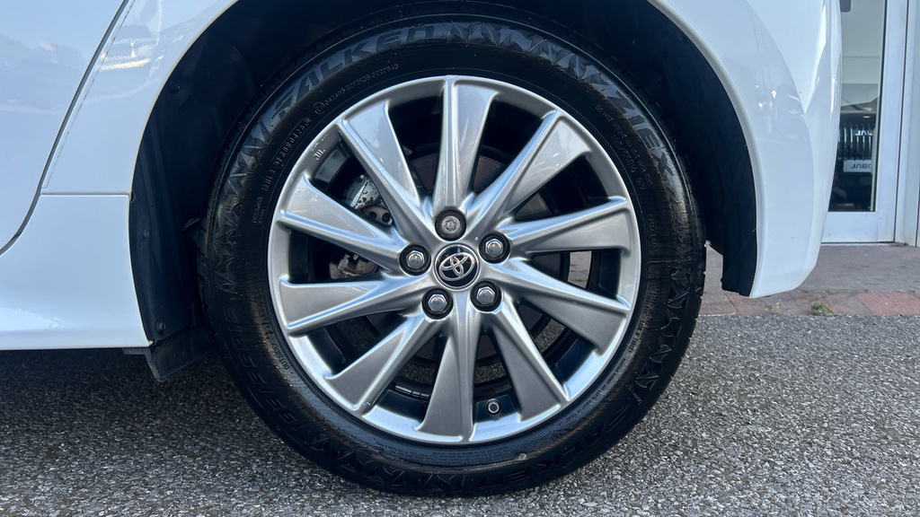 Toyota Yaris Estate Dynamic #18