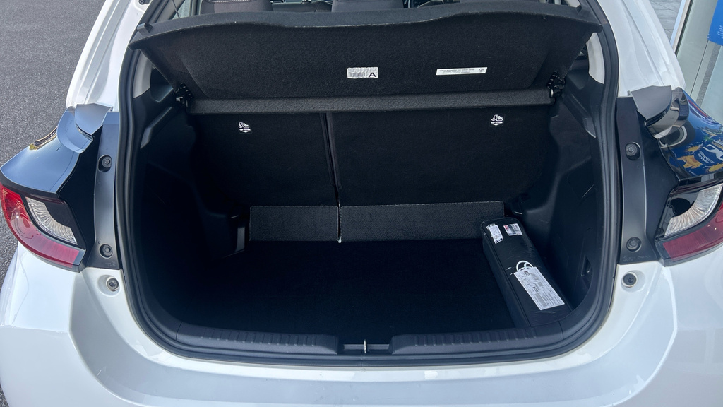 Toyota Yaris Estate Dynamic #15