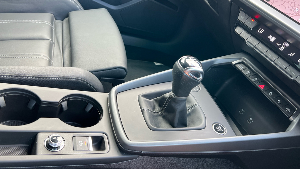 Audi A3 1.5 Tfsie S Line Sportback Plug-in Hybr Blue #31