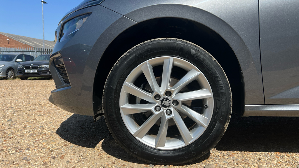 Skoda Kamiq 1.0 Tsi 95 Se Edition Silver #22