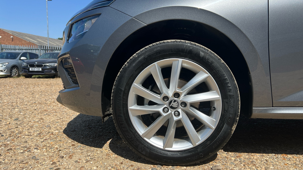 Skoda Kamiq 1.0 Tsi 95 Se Edition Silver #24