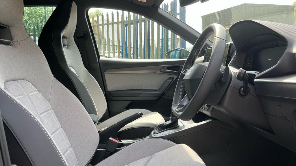 Seat Arona 1.0 Tsi 115 Fr Black Edition Dsg White #42