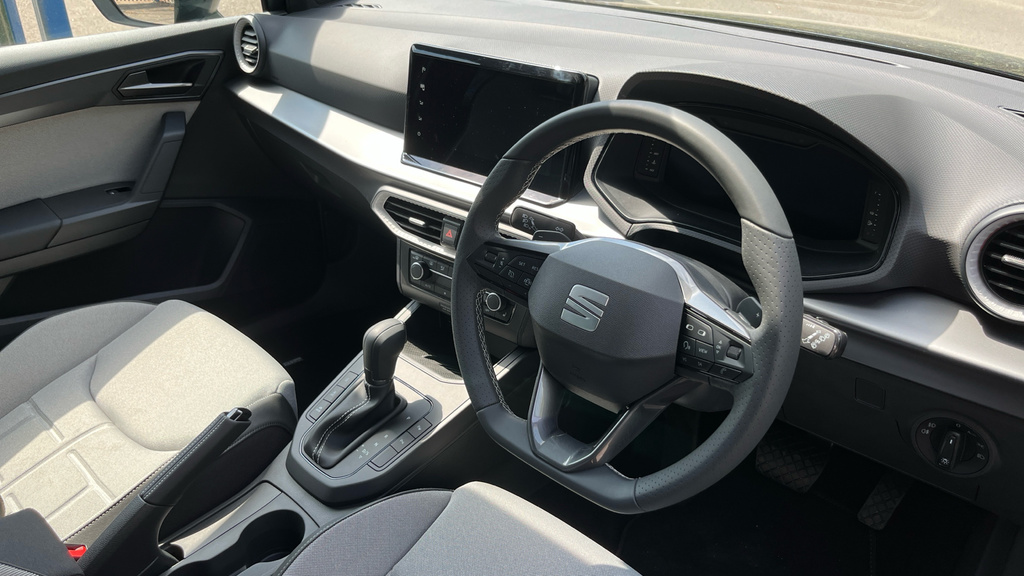 Seat Arona 1.0 Tsi 115 Fr Black Edition Dsg White #9