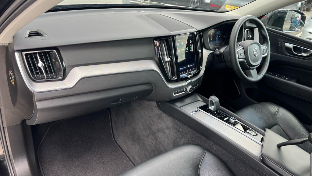 Volvo XC60 Plus, B5 Mild Hybrid, Dark Blond Interior Black #10