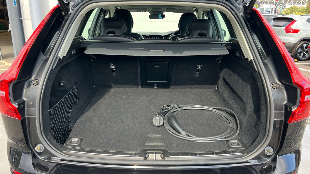 Volvo XC60 Plus, B5 Mild Hybrid, Dark Blond Interior Black #21