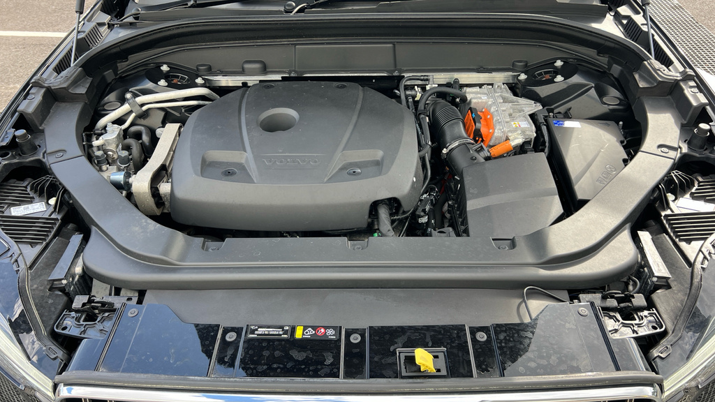 Volvo XC60 Plus, B5 Mild Hybrid, Dark Blond Interior Black #22