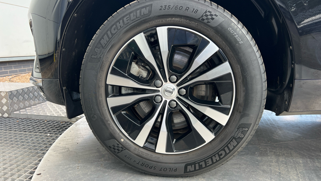 Volvo XC60 Plus, B5 Mild Hybrid, Dark Blond Interior Black #26