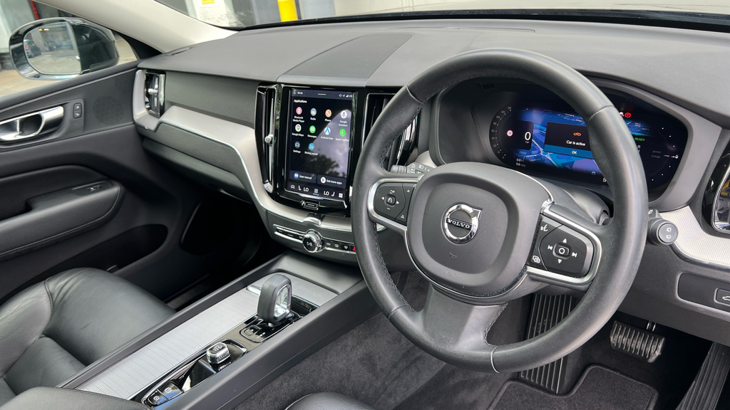 Volvo XC60 Plus, B5 Mild Hybrid, Dark Blond Interior Black #9
