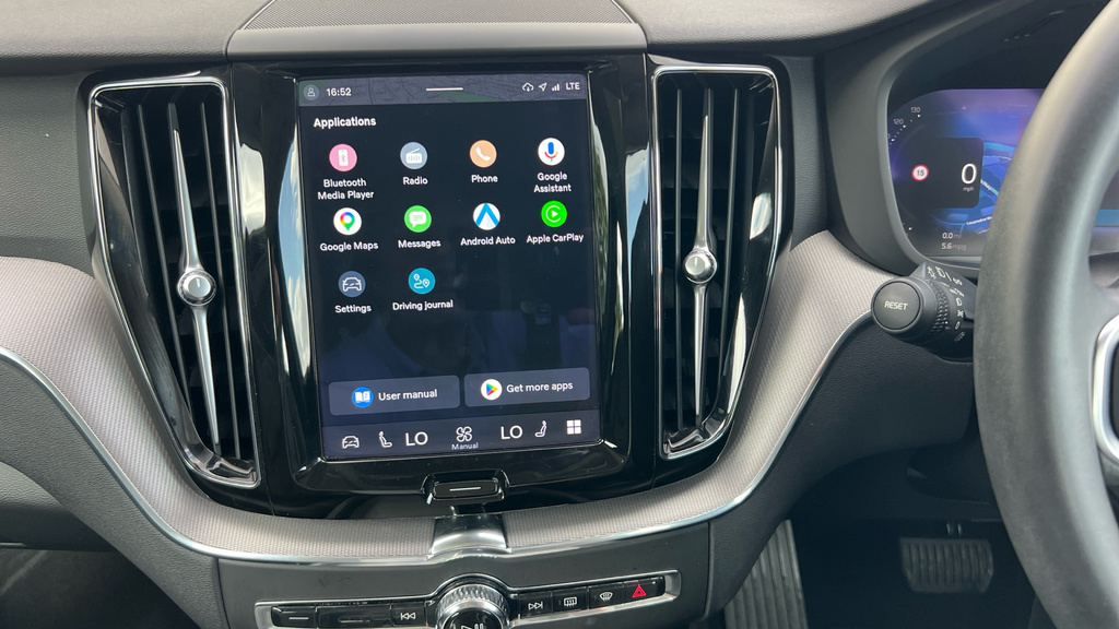 Volvo XC60 Plus, B5 Mild Hybrid, Dark Blond Interior Black #18