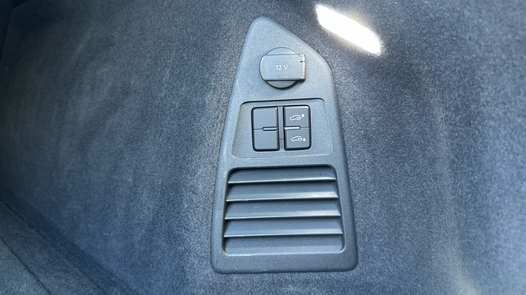 Volkswagen Touareg R-line Tech Plus White #22