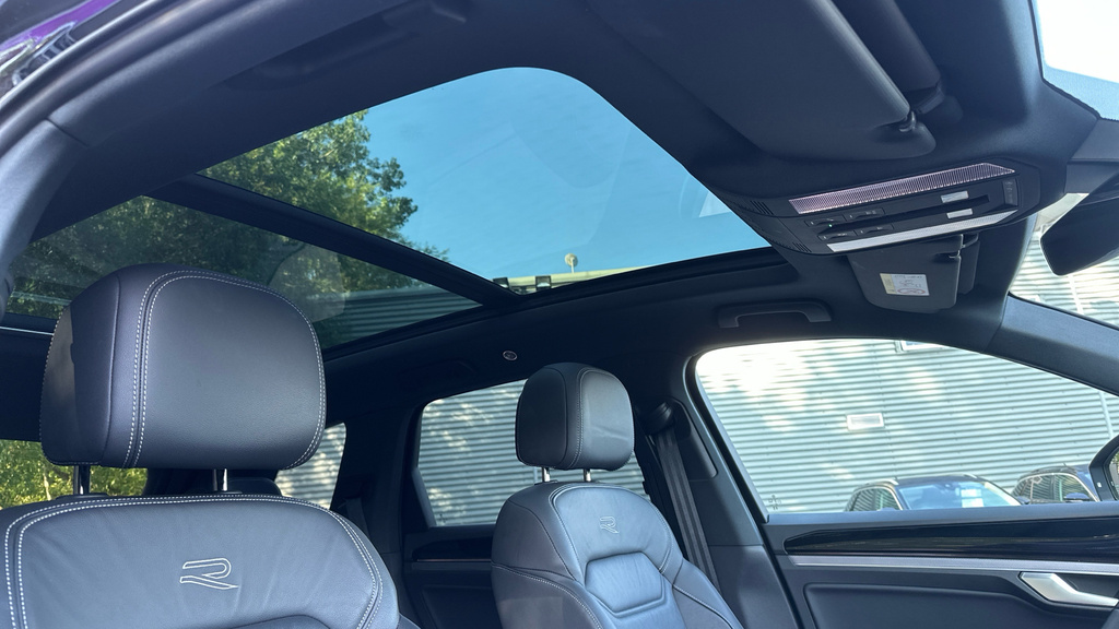 Volkswagen Touareg R-line Tech Plus White #56