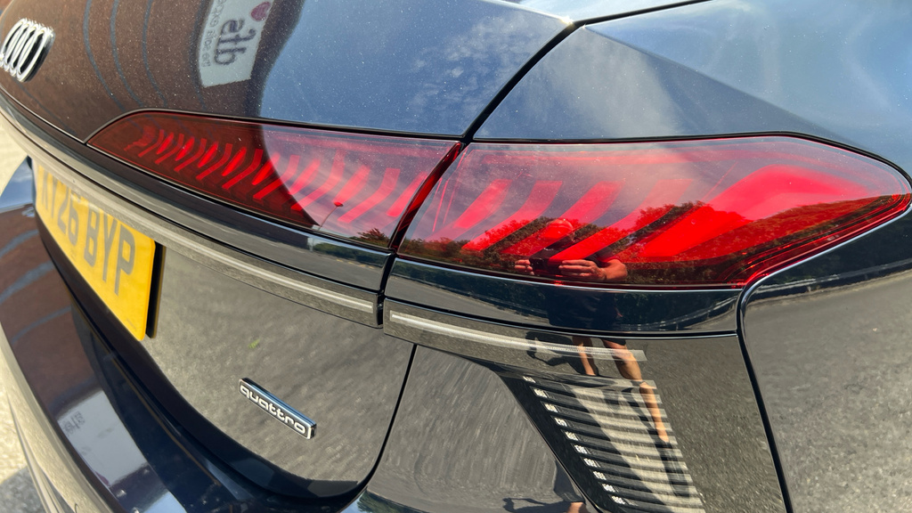 Audi A6 2.0 Tdi Edition 1 Estate S Tronic Quatt Black #36