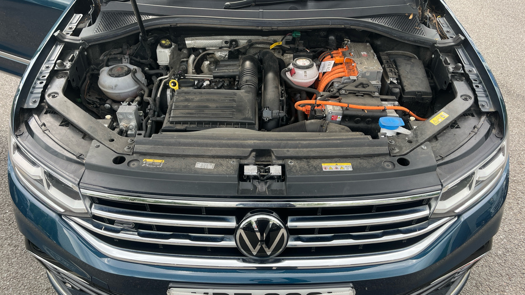 Volkswagen Tiguan Suv Black #16