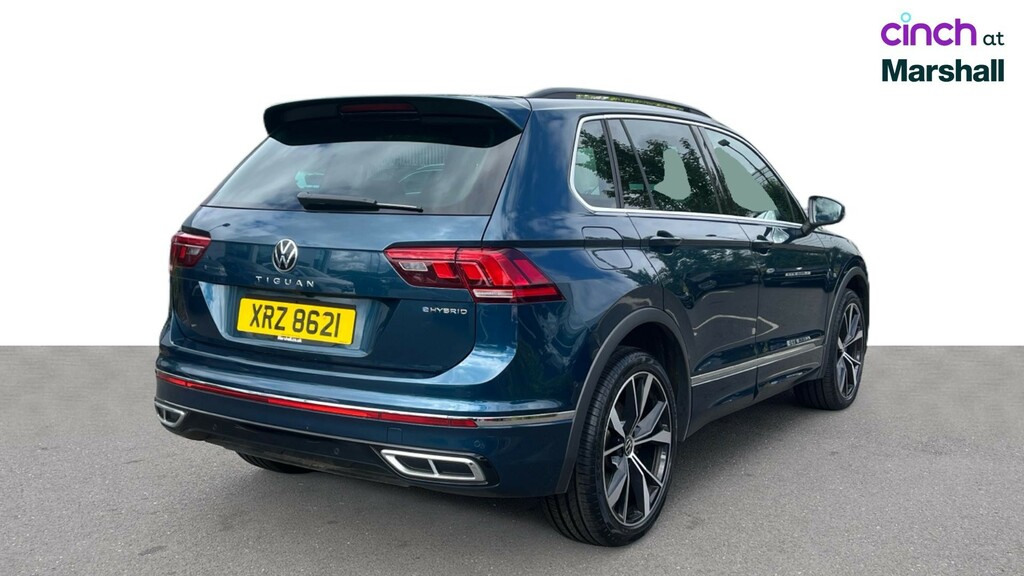 Volkswagen Tiguan Suv Black #3