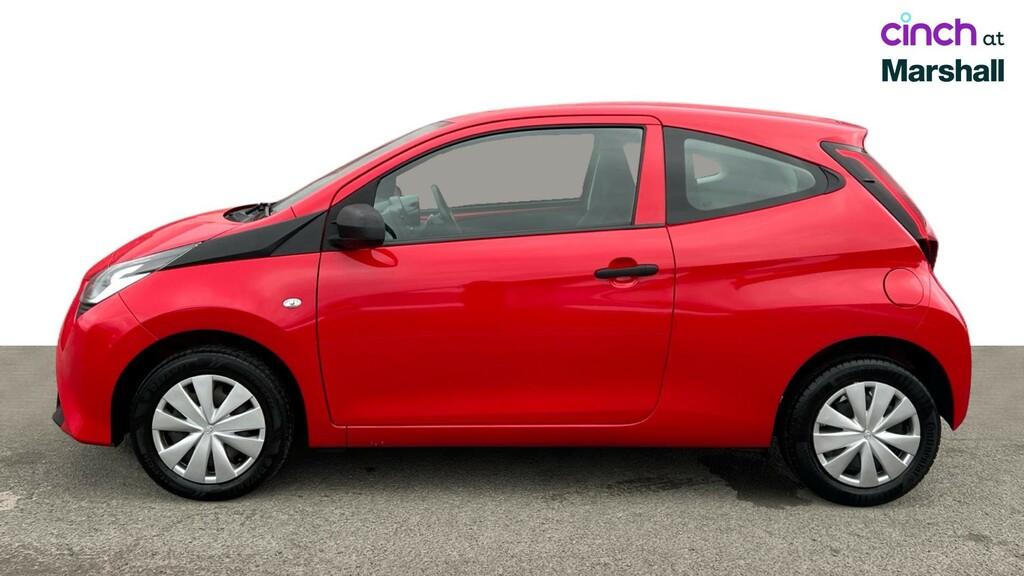 Toyota Aygo X X-play White #6