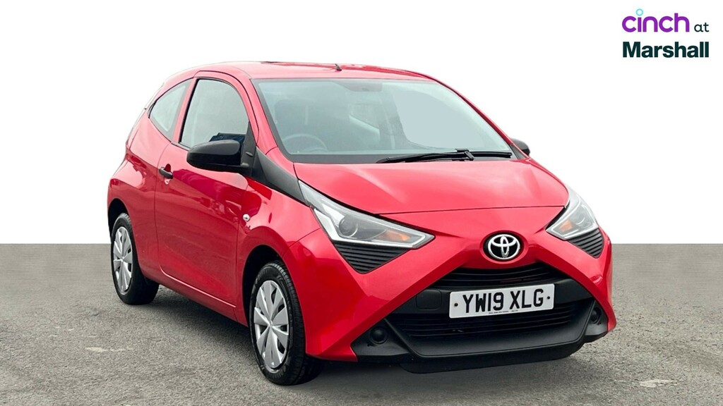 Toyota Aygo X X-play White #1