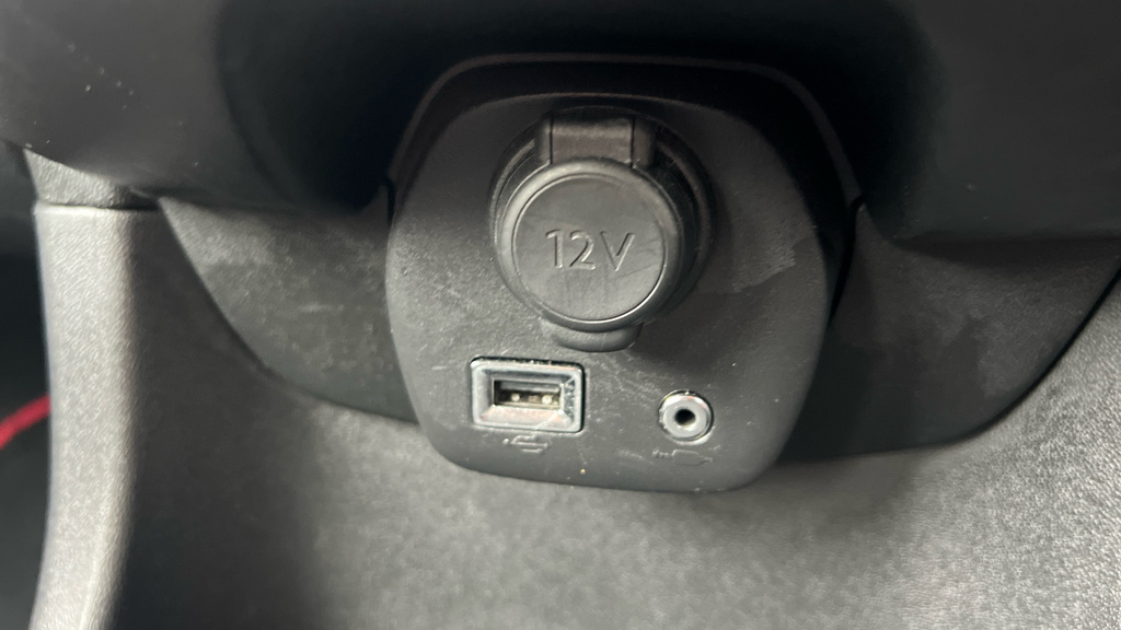 Toyota Aygo X X-play White #13