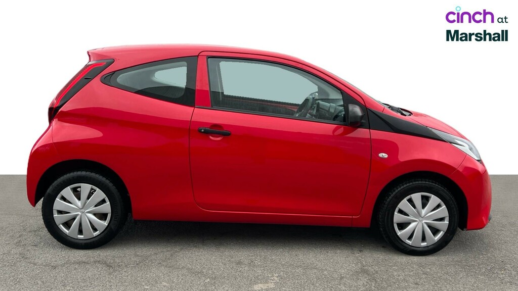 Toyota Aygo X X-play White #2