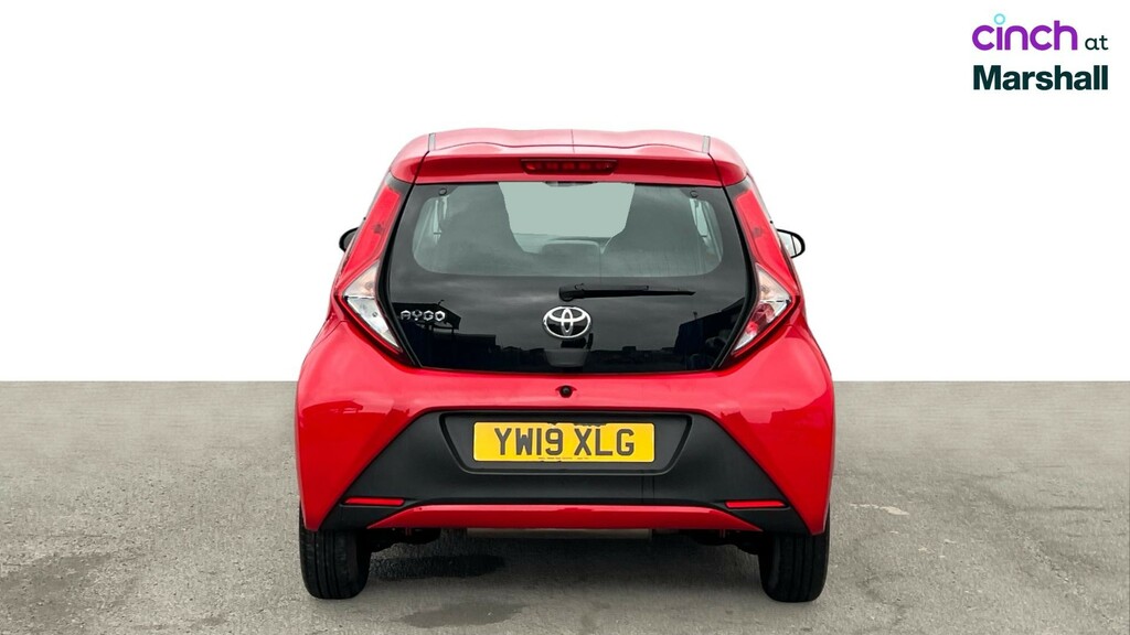 Toyota Aygo X X-play White #4