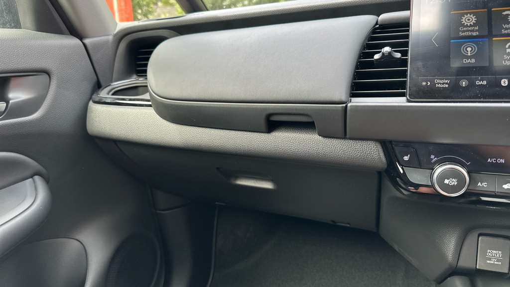 Honda Jazz 1.5 I-mmd Hybrid Sr Ecvt Red #40