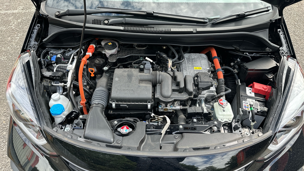 Honda Jazz 1.5 I-mmd Hybrid Sr Ecvt Red #17