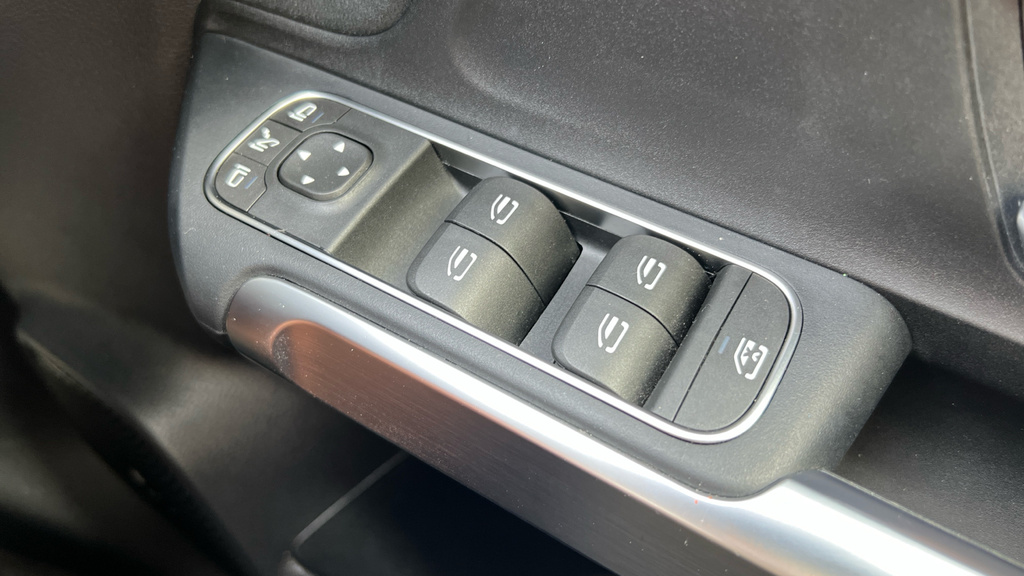 Mercedes-Benz EQB Eqb 300 Amg Line Grey #52