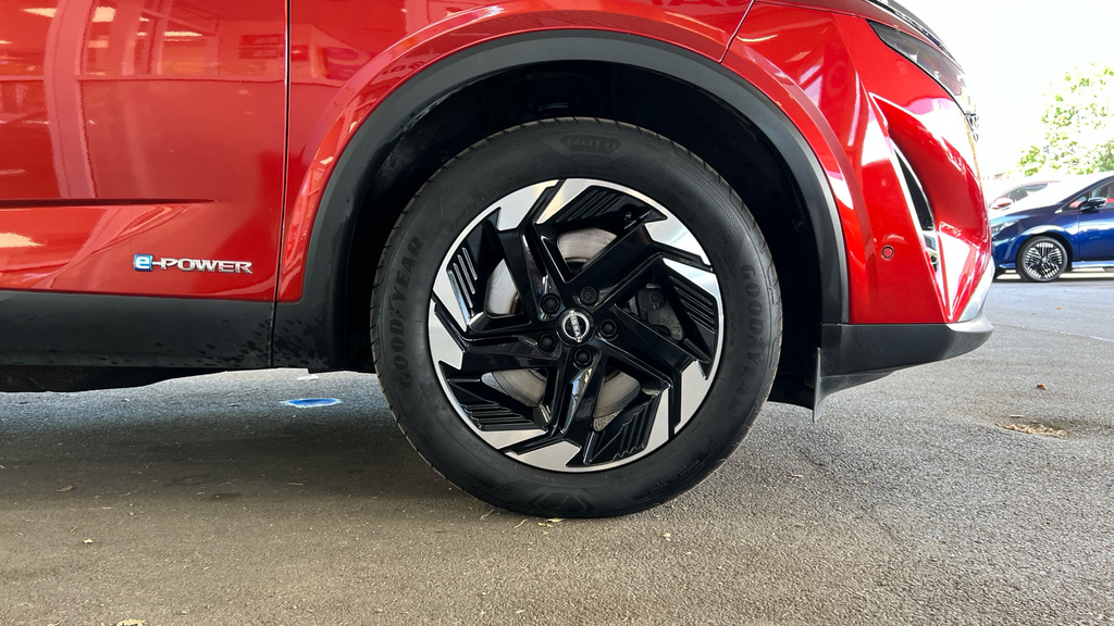 Nissan Qashqai 1.5 E-power N-connecta Red #24
