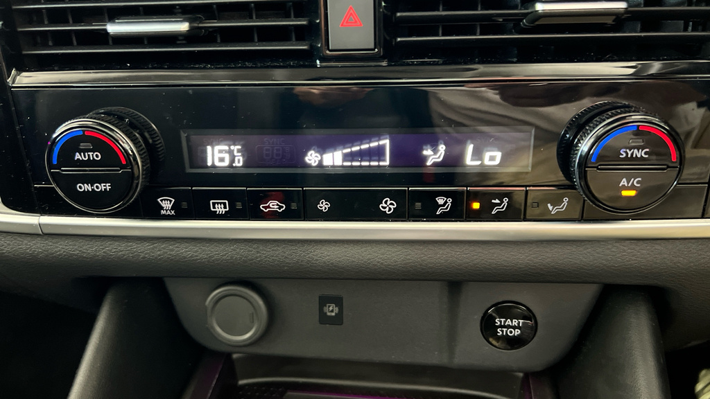 Nissan Qashqai 1.5 E-power N-connecta Red #32