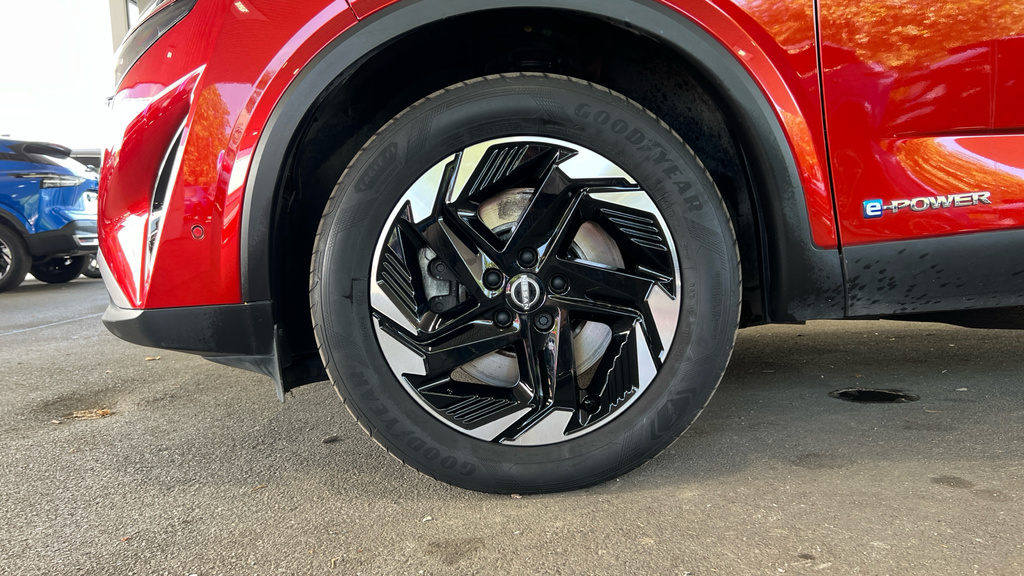 Nissan Qashqai 1.5 E-power N-connecta Red #21