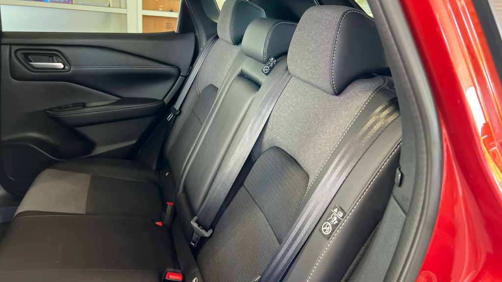 Nissan Qashqai 1.5 E-power N-connecta Red #18